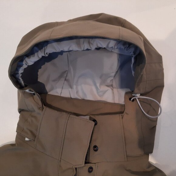 Mountain Equipment Co-op (MEC) - Gore-Tex Jacket - Women's Medium - Picture 4 of 16